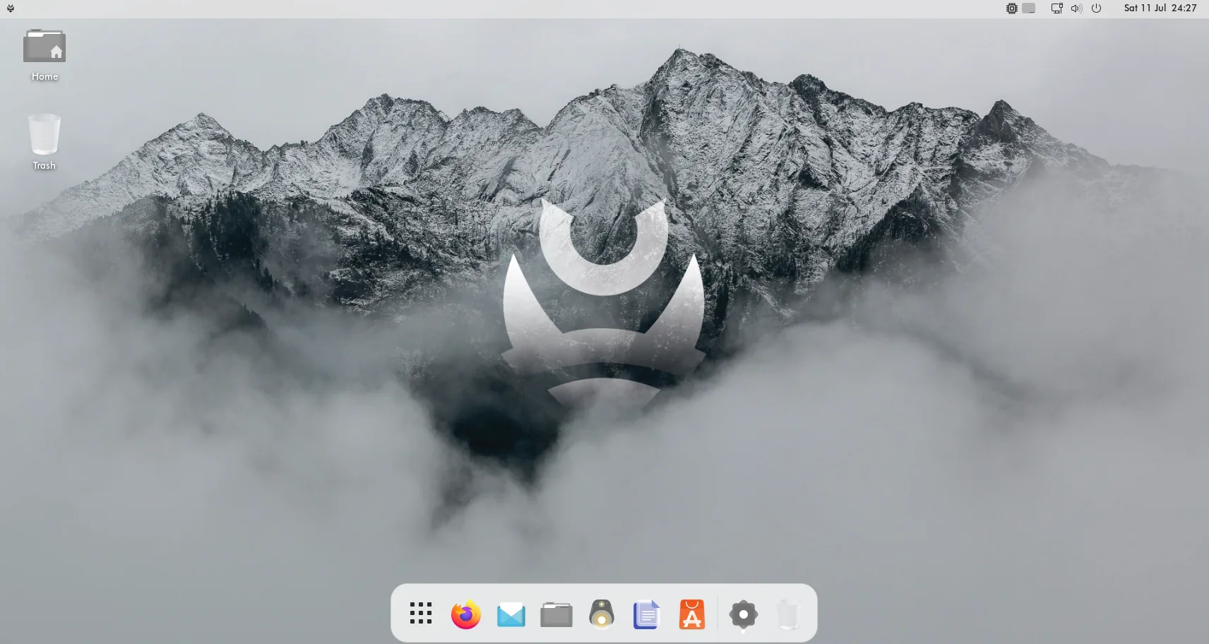 Cyclop OS desktop with a Mac-style layout