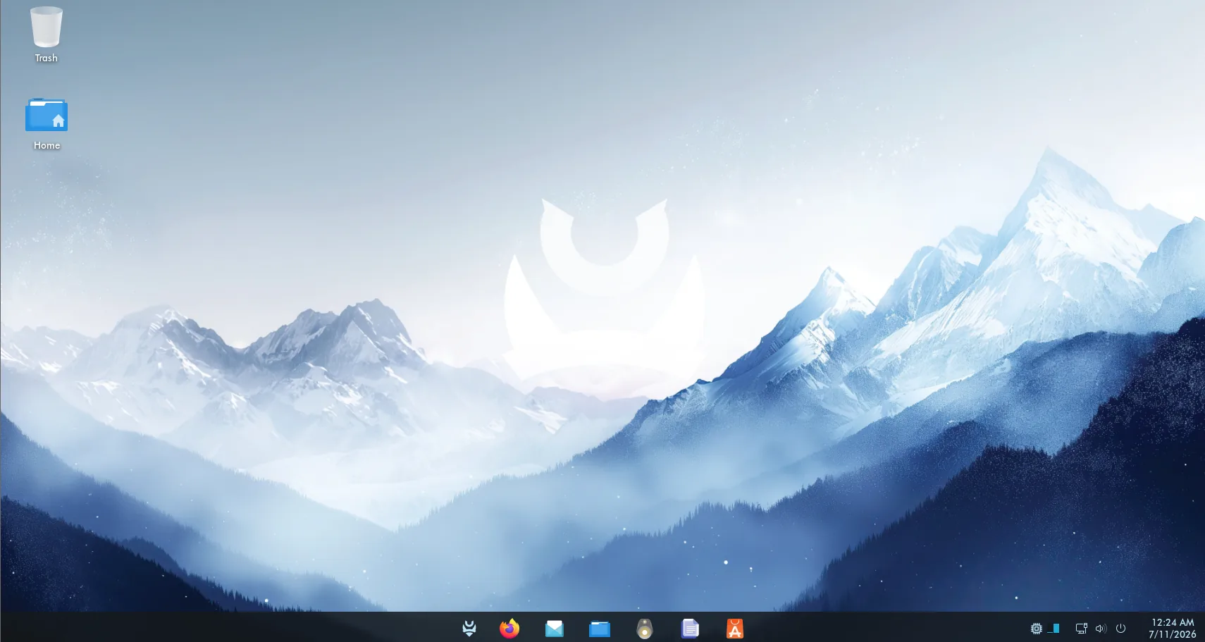 Cyclop OS desktop with a Windows-style layout